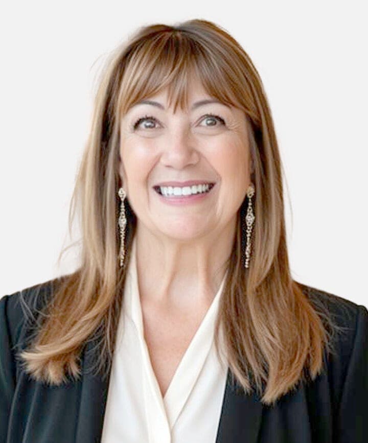 Maryann Petrescu, Associate Real Estate Broker at Houlihan Lawrence, Scarsdale NY